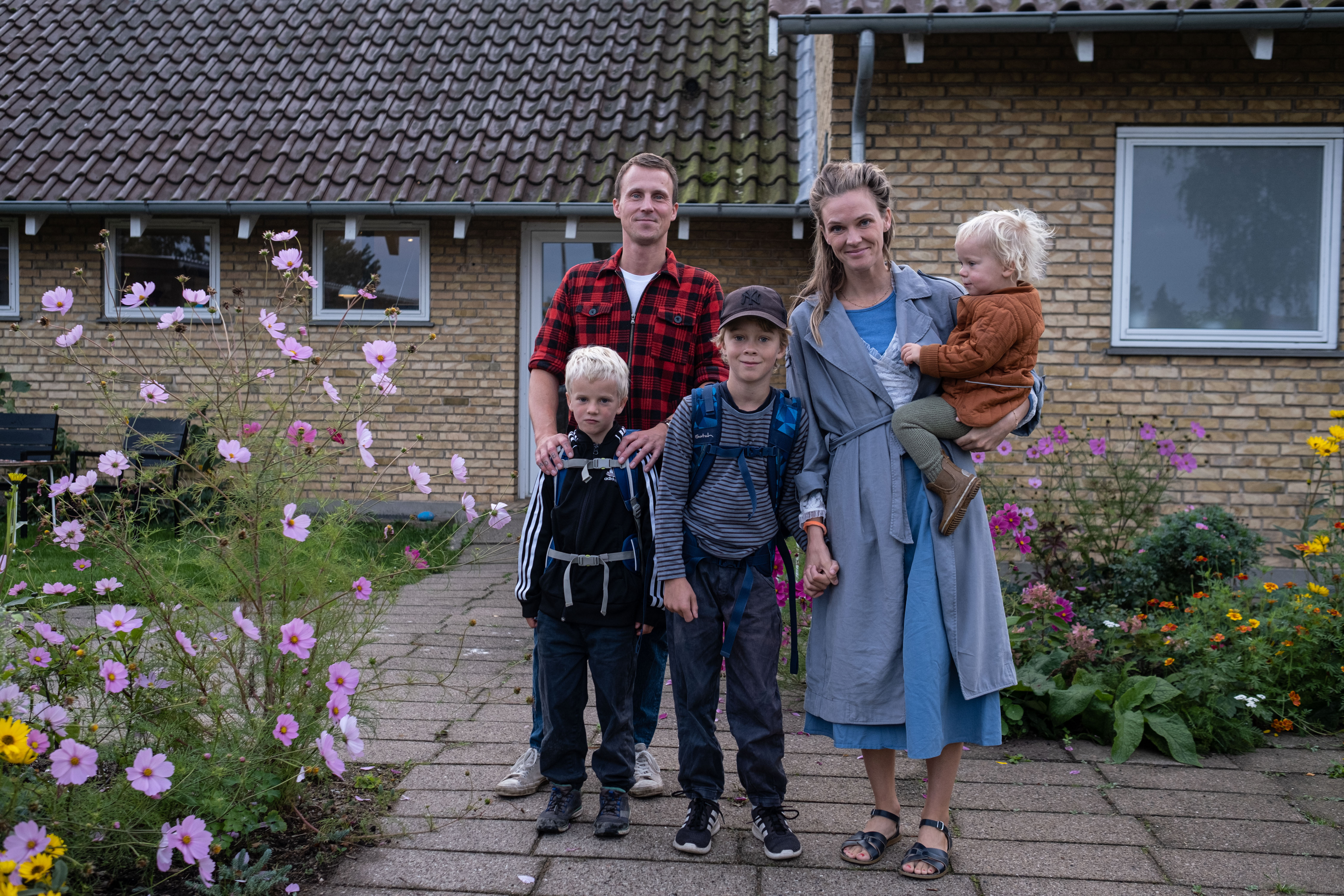 Familie foran villa i Vordingborg